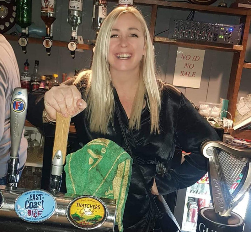 Volunteers working together at Canvey RUFC